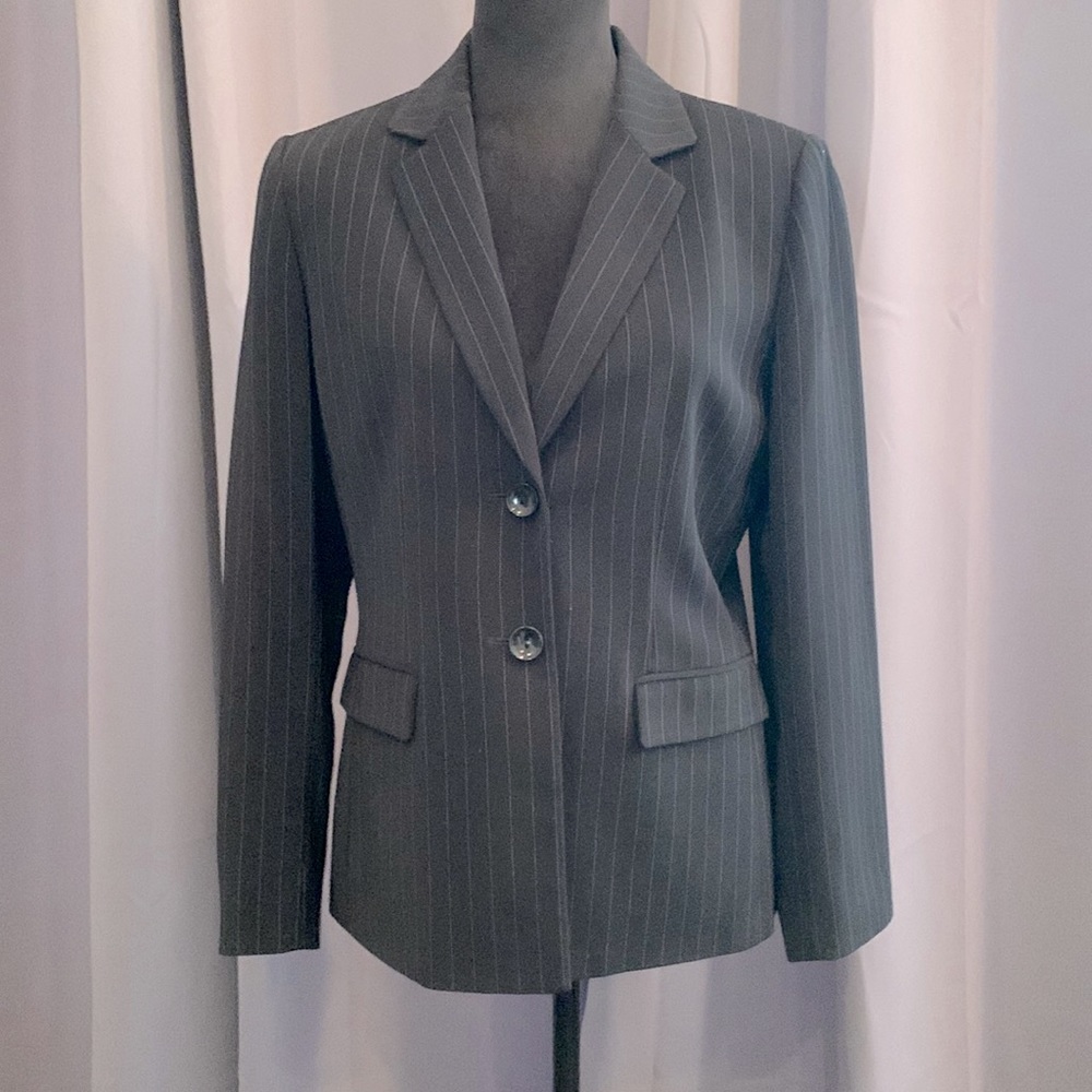 Stunning black with blue pinstripe women’s suit jacket by STRESA. ASL size 10.